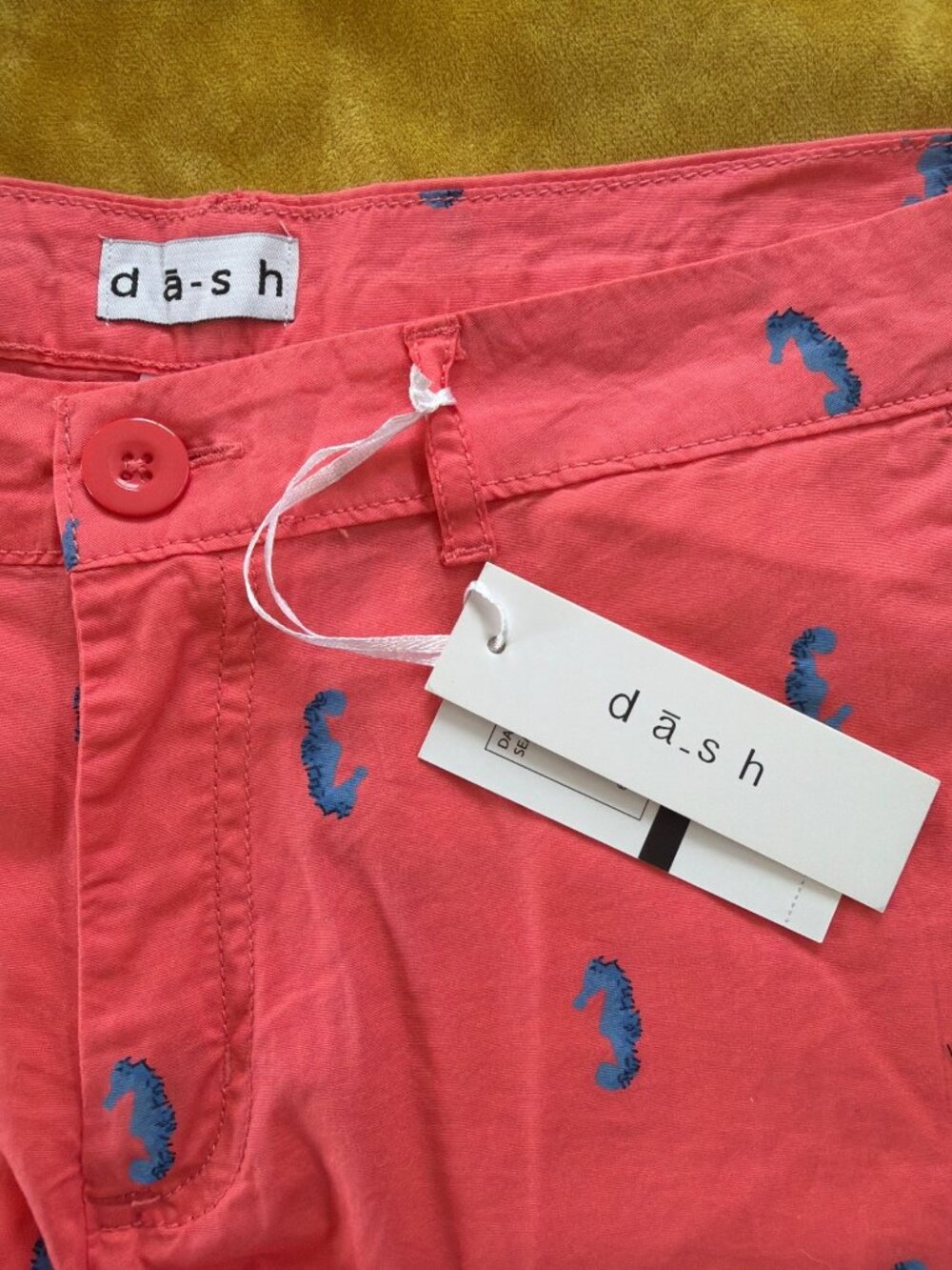 NWT Women's 8 DASH / da-sh Coral Cotton Seahorse Print Chino Shorts 5" Stretch - Picture 4 of 8